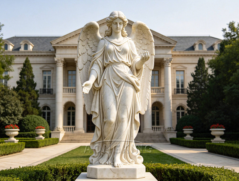 Мраморная статуя ангела